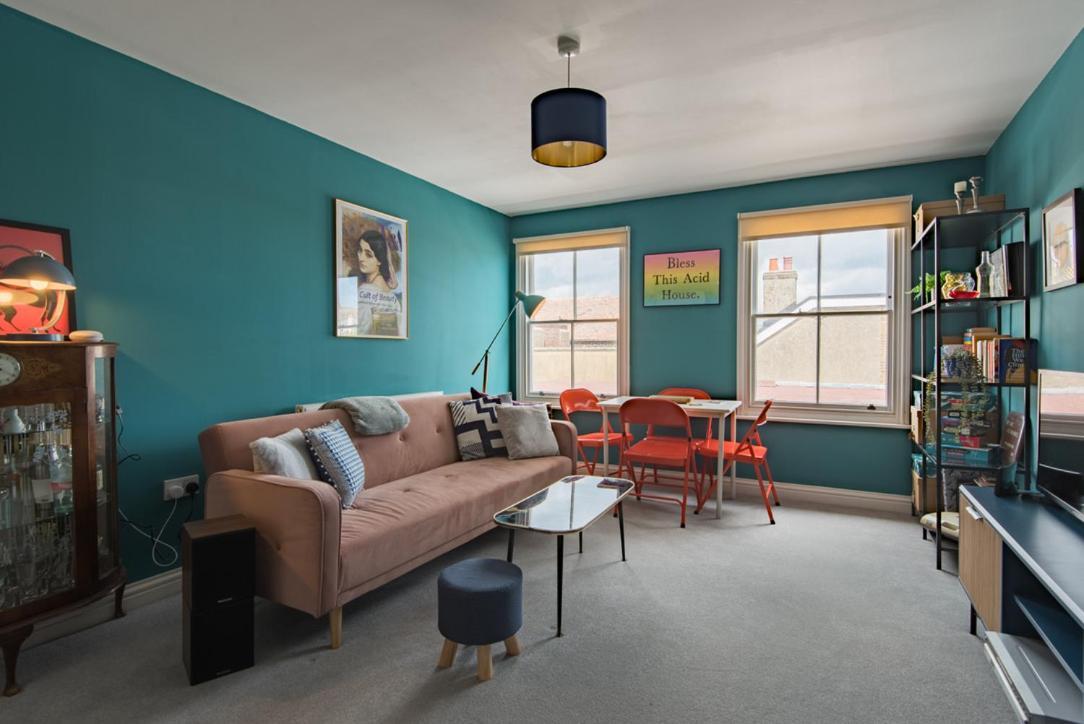 Blackhorse Loft - Spacious Apartment By The Sea Дил Экстерьер фото